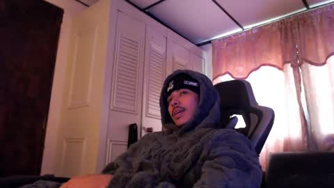 bra_c online show from May 28, 9:13 pm