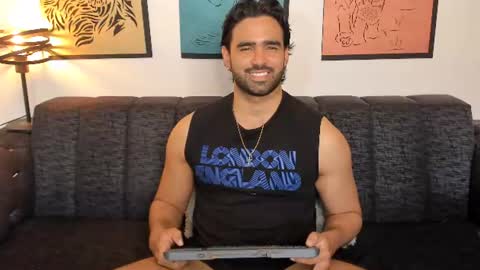 bradleymartin7 online show from June 24, 1:51 pm