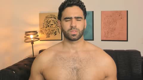 bradleymartin7 online show from March 10, 12:04 am