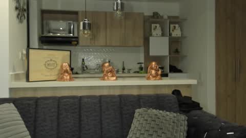 bradleymartin7 online show from February 14, 4:15 am