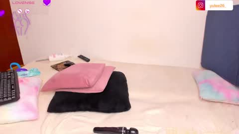 Snapshot of brandy_brow chatting on October 21, 1:33 am brandy Independent model online show from October 21, 1:33 am