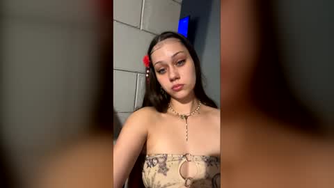 brattezz online show from April 1, 12:11 am