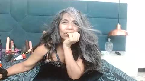 BRENDA VELASQUEZ online show from June 24, 9:55 pm