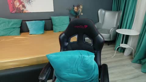 brendajanes online show from April 30, 11:37 am