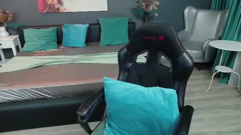 brendajanes online show from July 13, 5:00 am