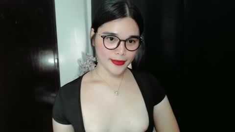 Claire online show from June 4, 3:40 pm