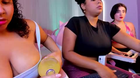   online show from March 1, 11:06 am