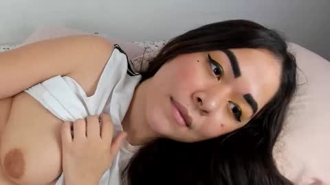 Snapshot of brianna_fallingangel chatting on October 10, 7:03 am brianna_fallingangel online show from October 10, 7:03 am