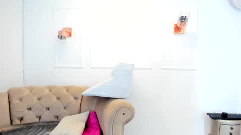 Brianna  online show from February 13, 11:50 am