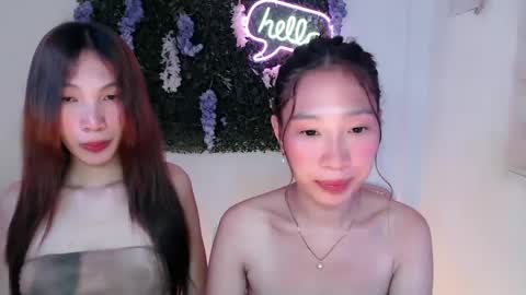 brie_belle online show from February 28, 9:04 am