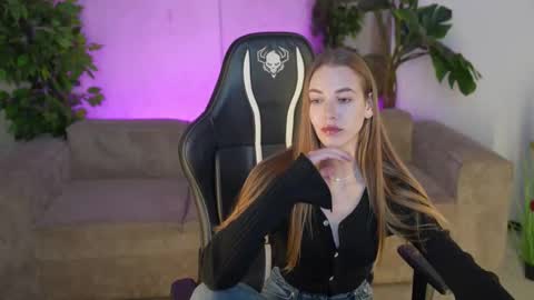 Snapshot of bright_diamonds_054 chatting on October 20, 7:30 pm Diamonds Girls online show from October 20, 7:30 pm