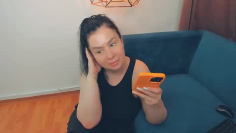 brilliantegirl_ online show from May 10, 7:37 am