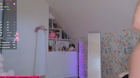 Vi. online show from April 27, 1:52 pm
