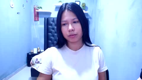 britanyx1 online show from June 15, 2:09 pm