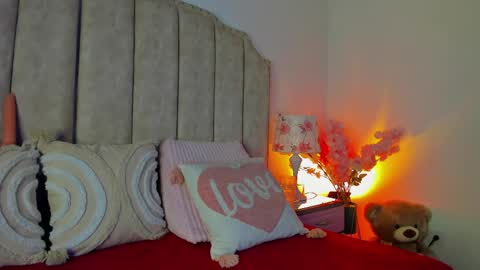 brithanyparker_ online show from April 28, 4:17 am