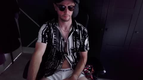 Snapshot of britishbigdick_ chatting on September 17, 2:31 pm britishbigdick_ online show from September 17, 2:31 pm
