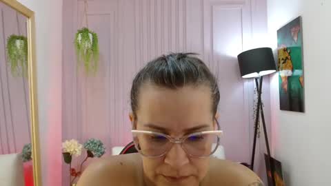 BRITNEEYTAYLOR1 online show from January 11, 9:36 pm