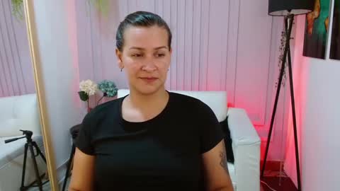 BRITNEEYTAYLOR1 online show from January 21, 7:06 pm