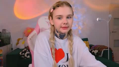 Britney online show from March 12, 7:06 pm