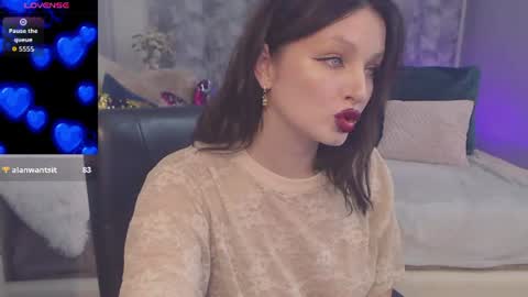 britneybarker online show from July 31, 4:52 pm