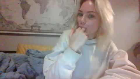 britneycherry08 online show from June 24, 9:27 am