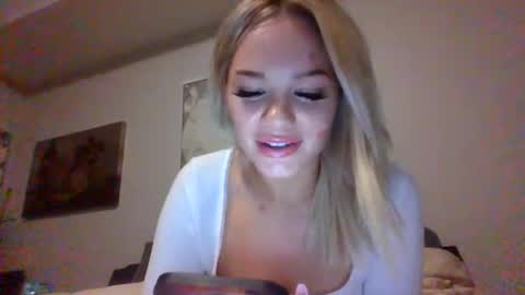 britneycherry08 online show from July 3, 3:33 am
