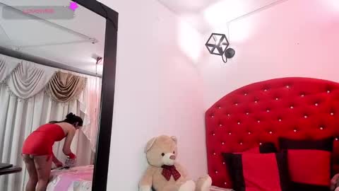 Snapshot of brittany_williams_ chatting on March 1, 12:23 pm online show from March 1, 12:23 pm