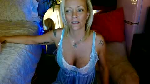 brittneychats81 online show from June 26, 7:14 am