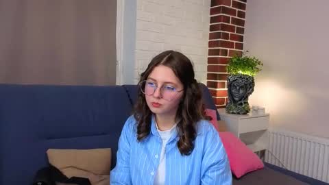 brittpobre online show from December 5, 7:55 pm