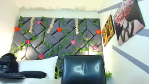 Briyith Gonza online show from December 19, 5:41 pm