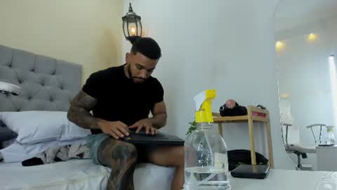 brock_hurn online show from June 15, 2:25 am