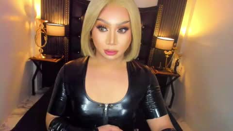 My name is Miss- SAVANNA im a open-minded model with a passion for exploring my sexuality. I love to interact with my viewers online show from June 22, 6:48 pm