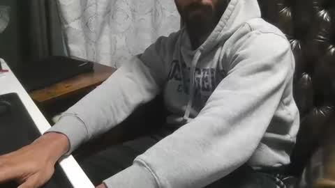 brownbd32 online show from January 21, 11:13 pm