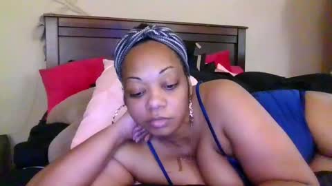 brownroundrenee online show from June 28, 12:23 pm