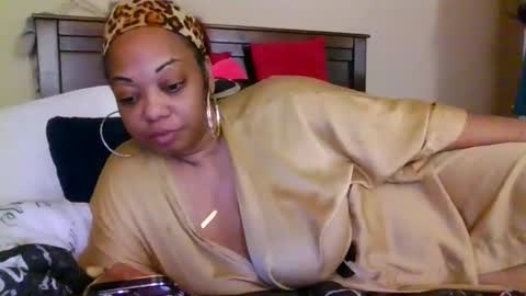 brownroundrenee online show from March 13, 10:07 am