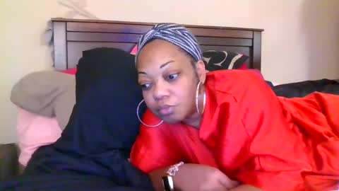 brownroundrenee online show from June 15, 11:24 am