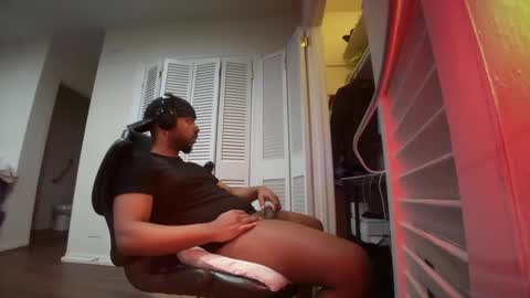 Brownskinshortyy online show from February 10, 1:19 am