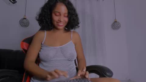 brownvelvet_ online show from October 22, 12:14 am