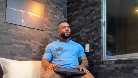 brucedallas online show from October 16, 2:55 am