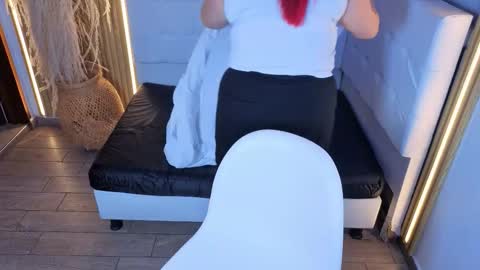 Bruja SCarlata online show from February 3, 11:03 am