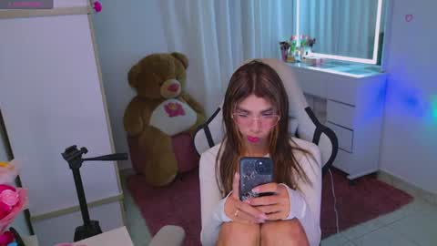 SARAH  online show from July 18, 4:36 am