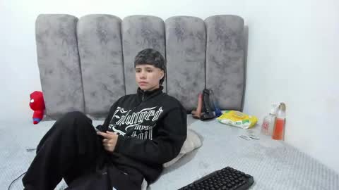 Bruno Cruz online show from June 18, 2:50 am