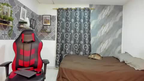 bruno_snow online show from May 2, 8:42 am