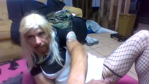 Snapshot of brutal3anddone chatting on September 12, 7:21 am brutal3anddone online show from September 12, 7:21 am