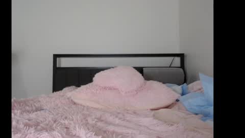 Queen Lola XXX online show from May 6, 8:20 am