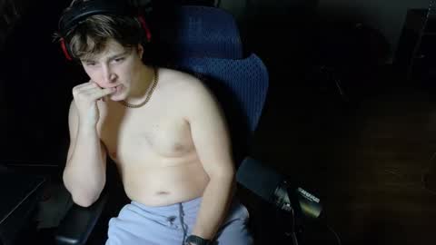 BubblebuttBdn online show from March 12, 3:10 am