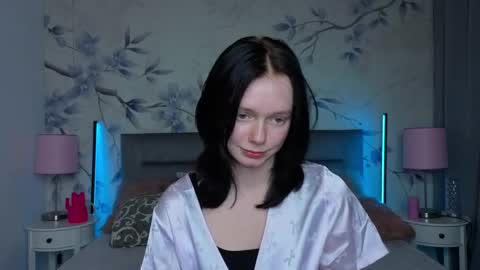 Leona online show from March 11, 12:02 am