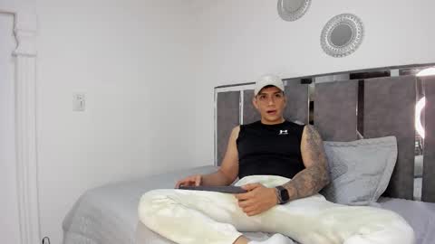 Max online show from October 25, 11:42 am