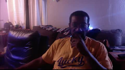 Bungalow Entertainment online show from December 3, 3:18 am