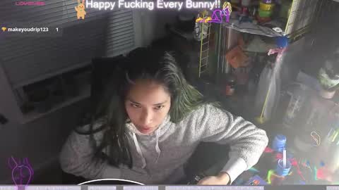 Tokki  bunny  online show from December 5, 3:53 am